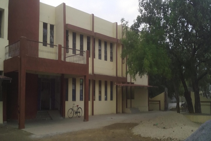 https://cache.careers360.mobi/media/colleges/social-media/media-gallery/18680/2018/11/2/Campus View of Government Jajalyadev Naveen Girls College Janjgir_Campus-view.jpg